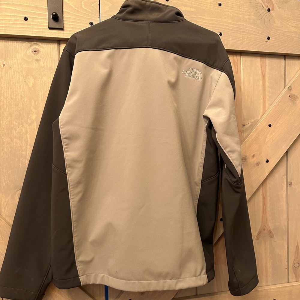 Men’s North Face Shell Jacket - Picture 2 of 3